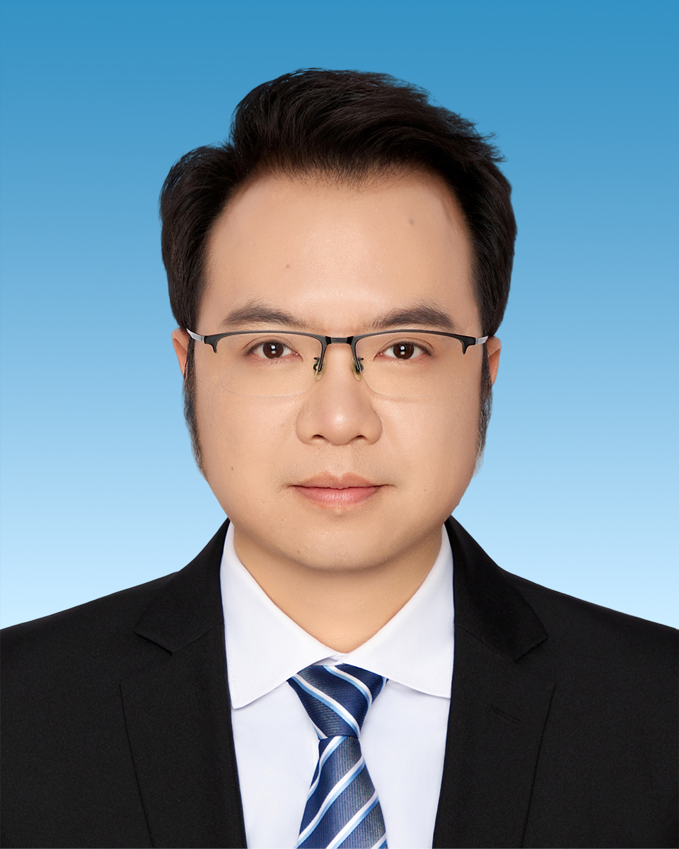 杨剑  公司党委副书记、纪委书记